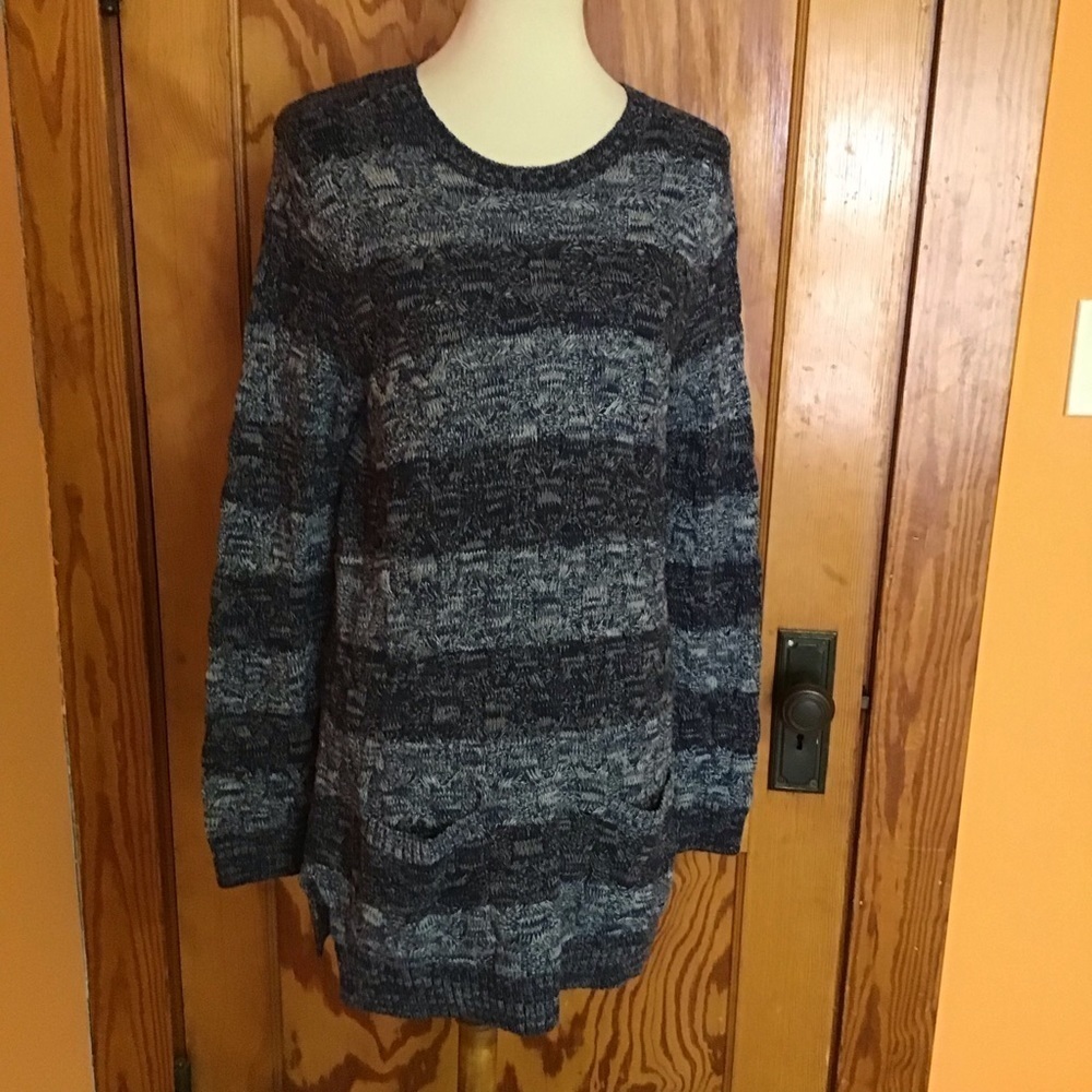 Blue striped oversized cable knit sweater - Picture 7 of 10